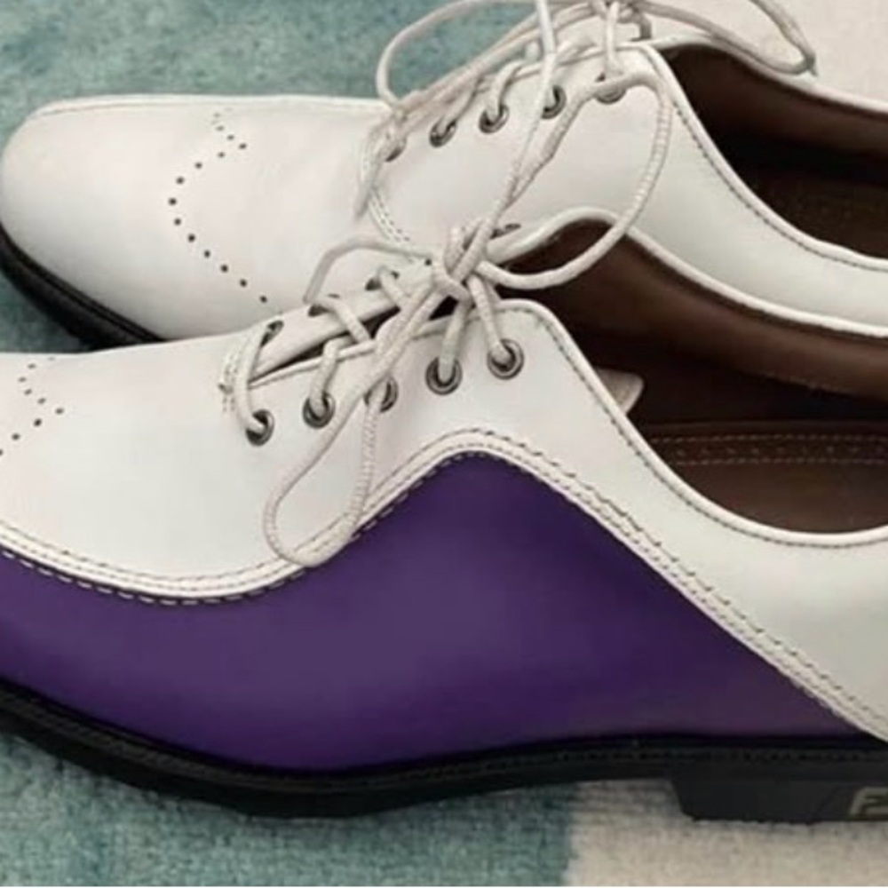Footjoy Icon Traditional Golf Shoes White W/ Purple Saddle Men's size 11.5